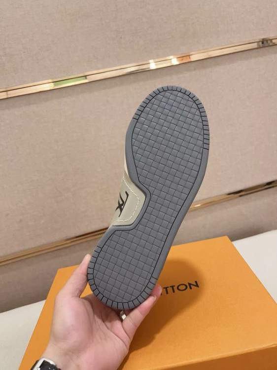 Picture of Louis Vuitton Shoes _SKULVsz38-44mnf101415466